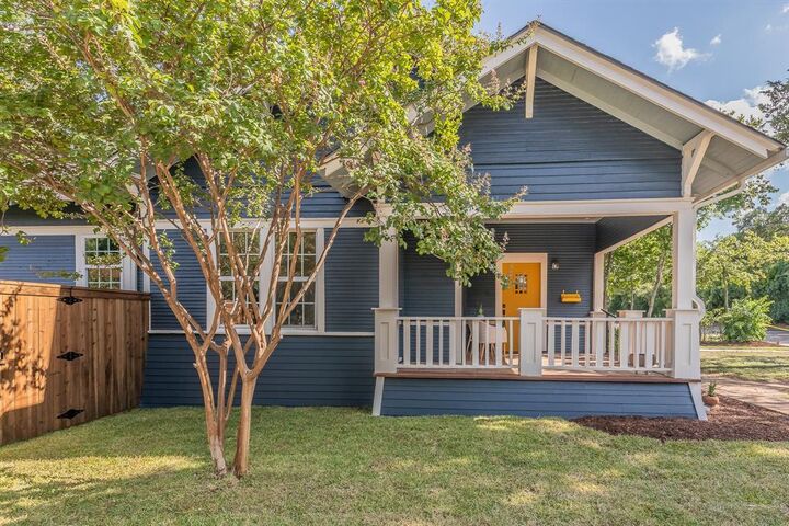 Property Photo:  1140 Cedar Hill Avenue  TX 75208 