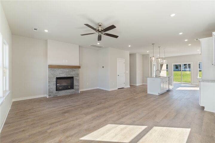 Property Photo:  2309 N Lexington Street  AR 72761 