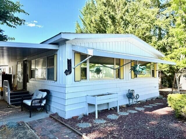 Property Photo: 701 Westmont Drive OR 97526