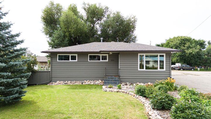 351 49 Avenue W  Claresholm AB T0L 0T0 photo