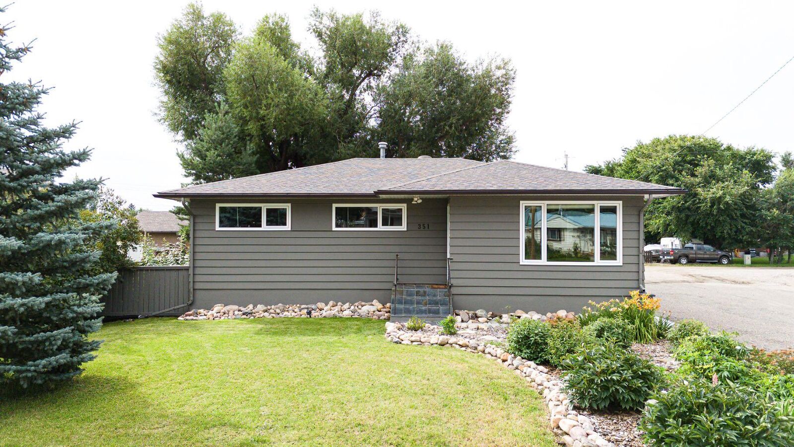 Photo de la propriété: 351 49 Avenue W AB T0L 0T0