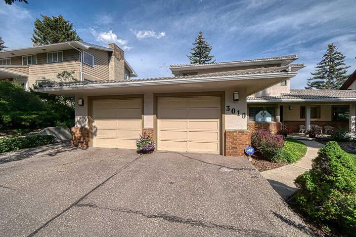 3010 8 Street SW  Calgary AB T2T 3A2 photo