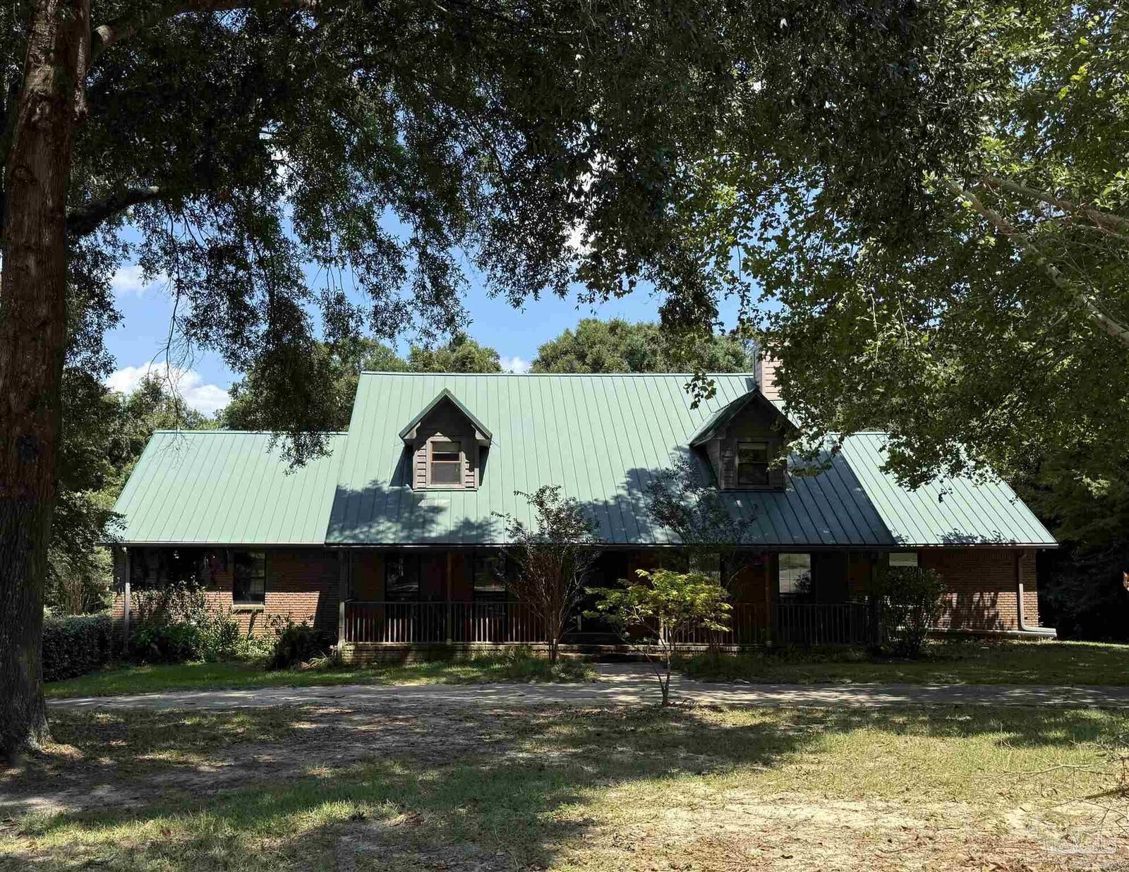 Property Photo: 10030 Autumn Ln FL 32514