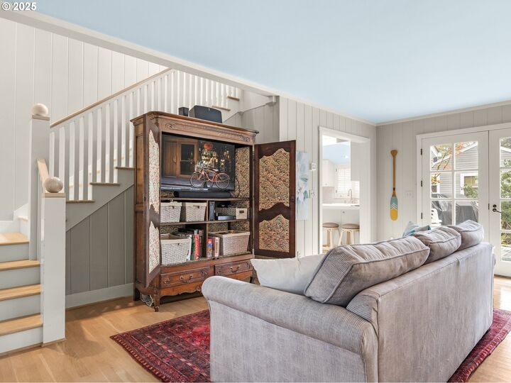 Property Photo: 701 S Marion Ave OR 97138