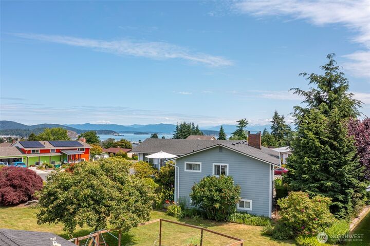 Property Photo: 3802 N Avenue WA 98221