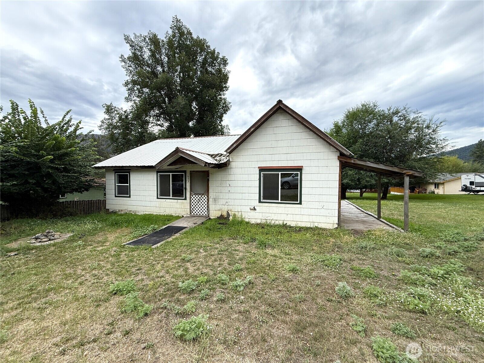 Property Photo: 653 E 9th Street WA 99166