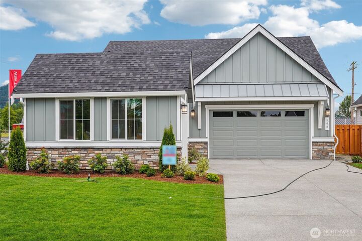 Property Photo:  723  Thompson Drive  WA 98022 