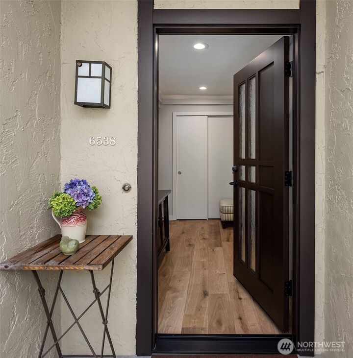Property Photo:  6538  Park Point Way NE  WA 98115 