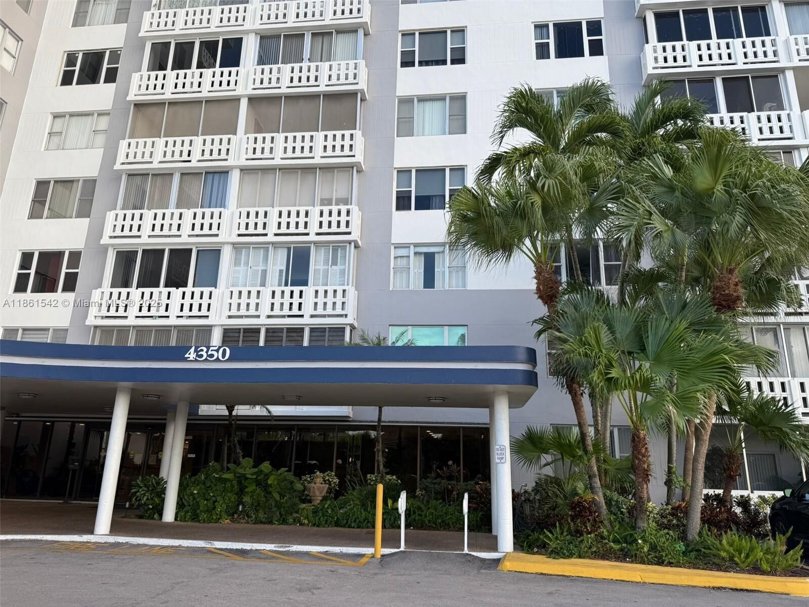 Property Photo:  4350 Hillcrest Dr 112  FL 33021 