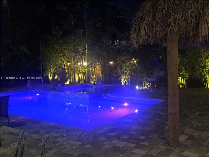 Property Photo: 1900 Keystone Blvd FL 33181