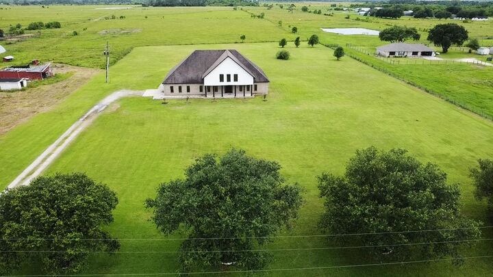 13979 Shellhammer Rd.  Winnie TX 77665 photo