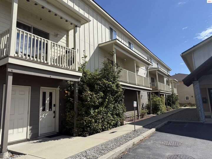 327 Olive Ave Unit J  Sandpoint ID 83864 photo