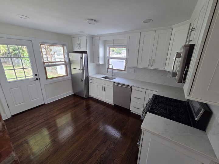 Property Photo: 67 Mayflower Street CT 06110