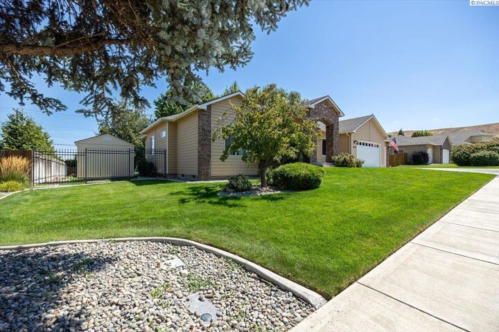 Property Photo:  4009 Fisher St.  WA 99337 