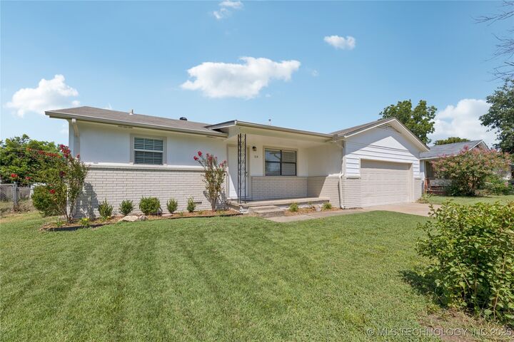 Property Photo:  514 S 5th Place  OK 74012 