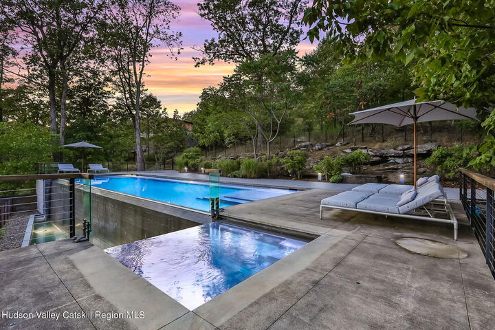 Property Photo:  125 Valley View Way  NY 12448 