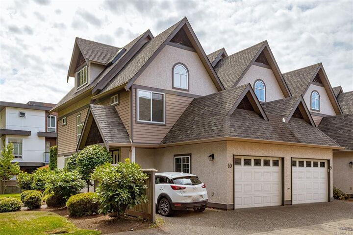 Photo de la propriété:  2828 Shelbourne St 10  BC V8R 4M4 