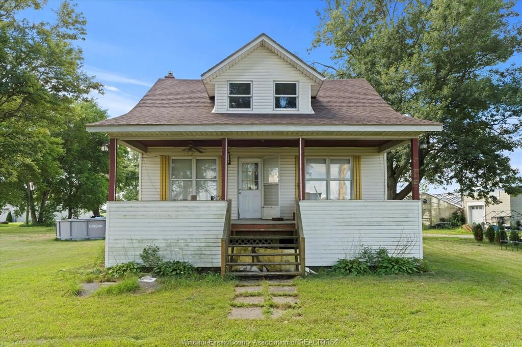Property Photo:  528 Mersea Road 8  ON N8H 3V8 