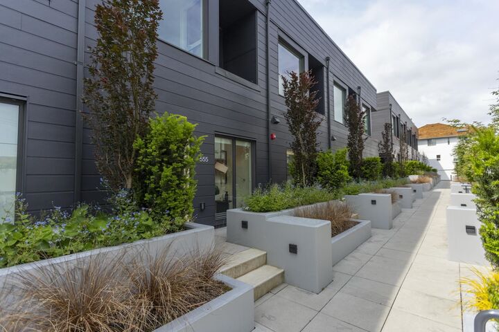 Property Photo: 555 W 26th Avenue BC V5Z 2E4