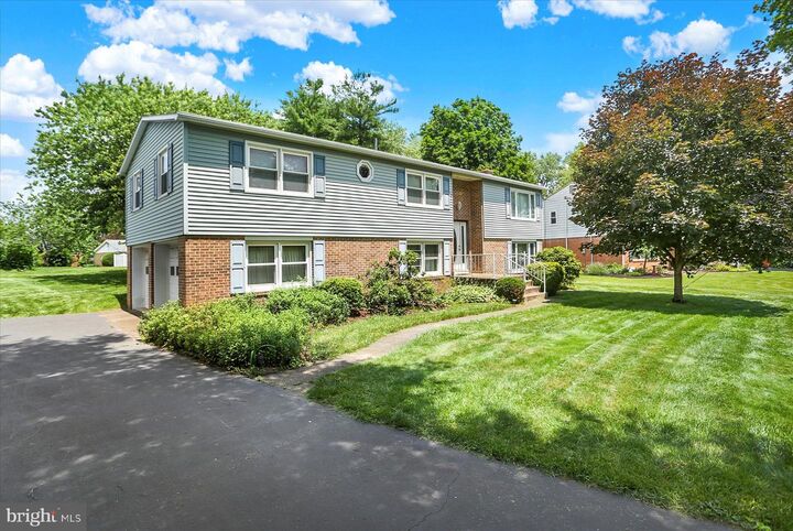 Property Photo:  19 Hemlock Drive  PA 17055 