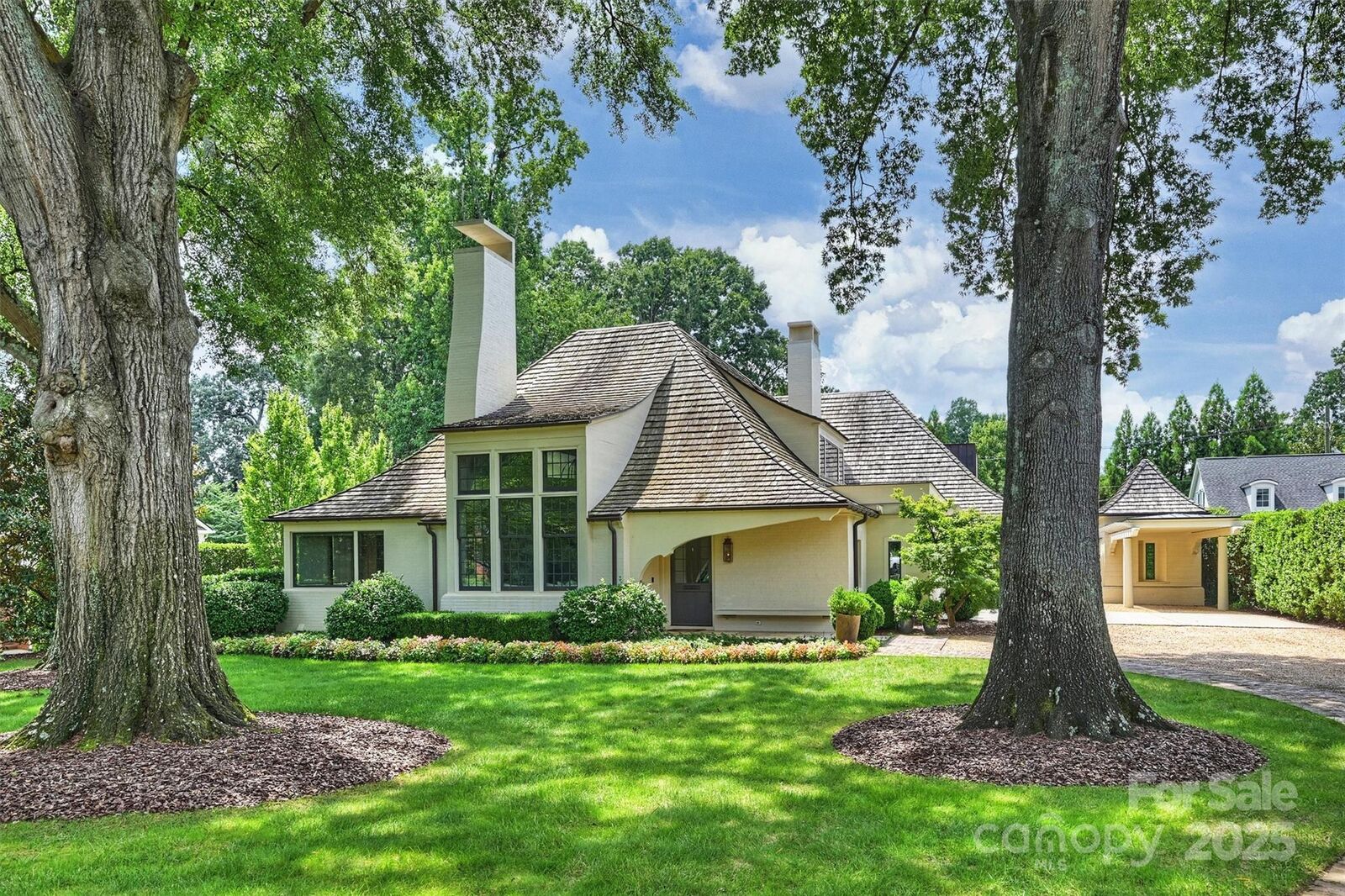 Property Photo: 3912 Beresford Road NC 28211