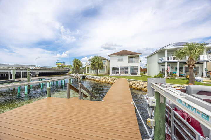 Property Photo: 903 Lighthouse Road FL 32547