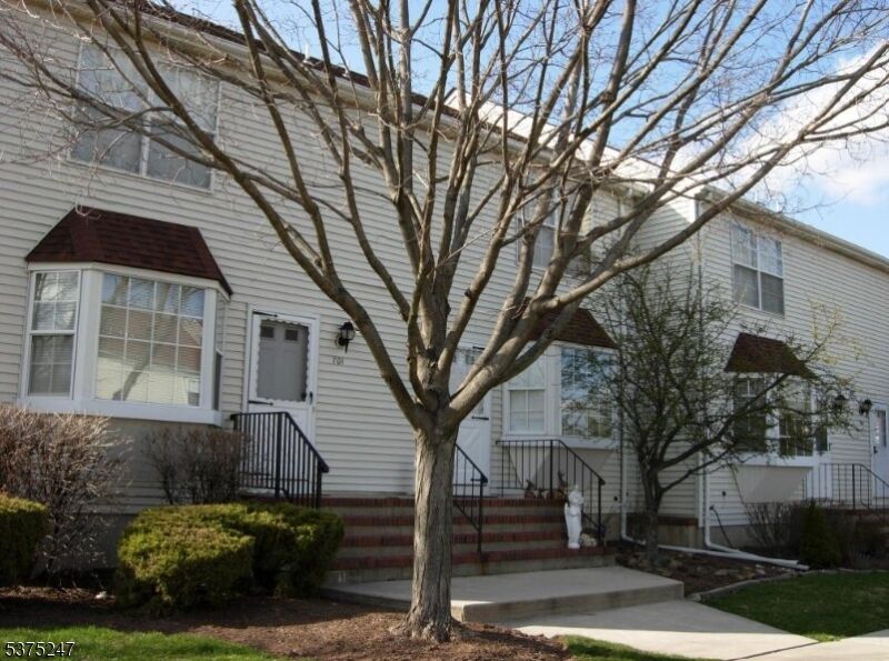 Property Photo:  702 Wedgewood Cir  NJ 08822 
