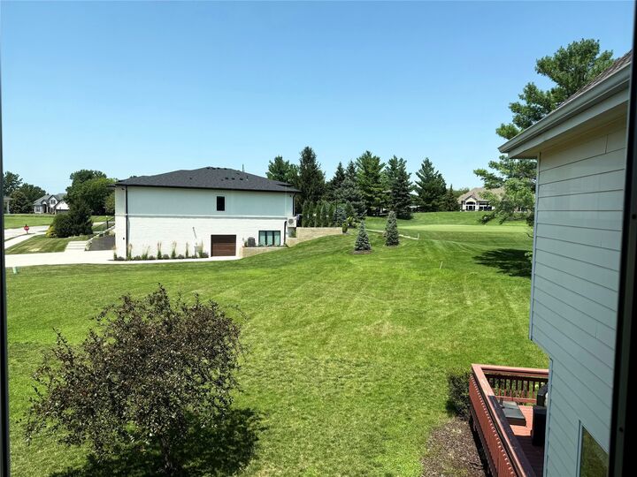 Property Photo: 5583 Beechwood Terrace IA 50266