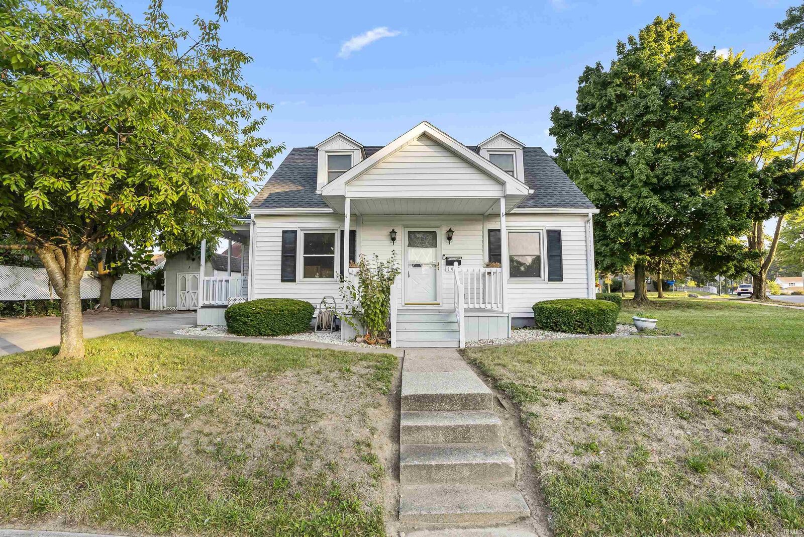Property Photo:  1402 Melrose Avenue  IN 46808 