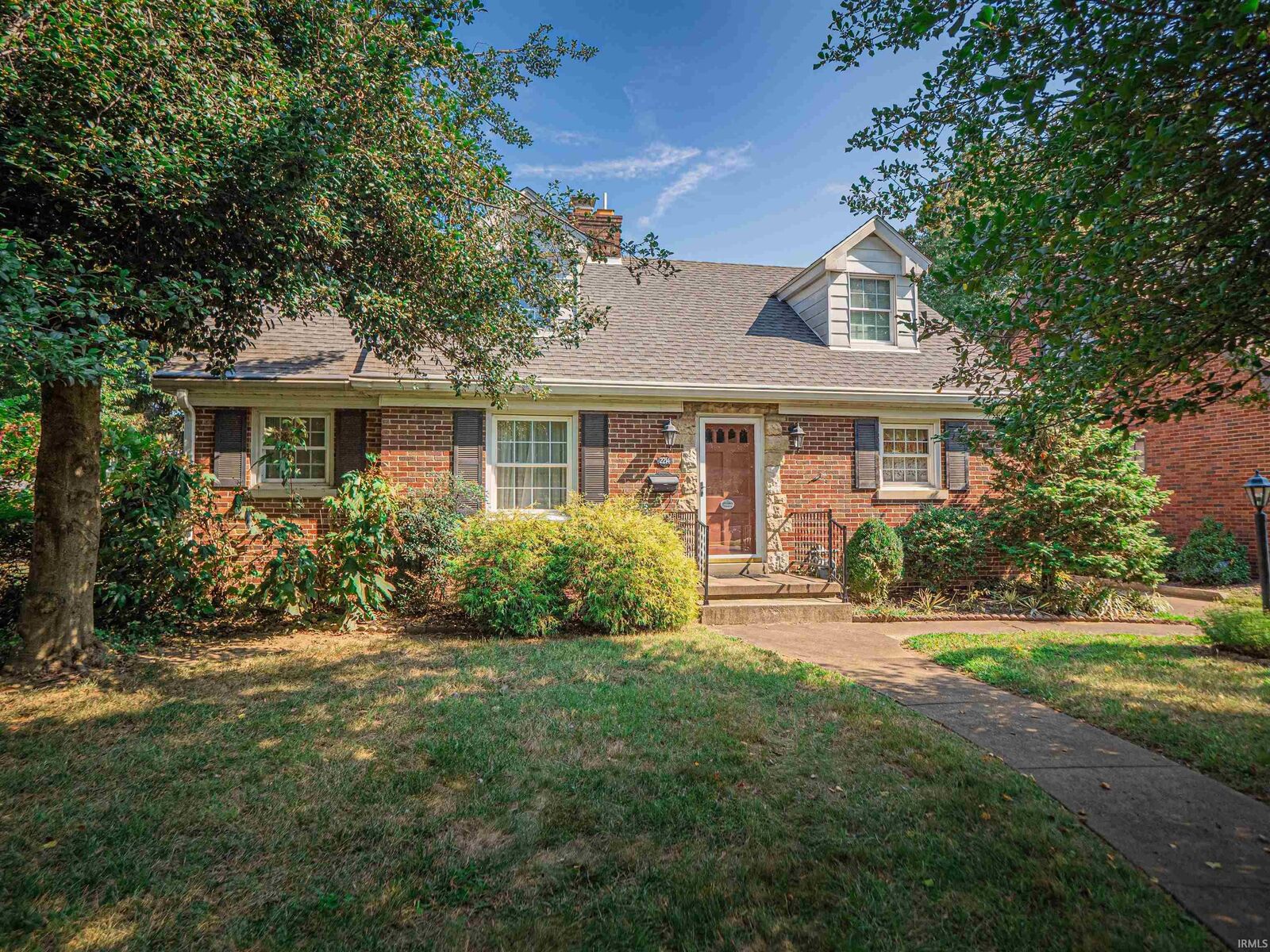 Property Photo:  2214 E Division Street  IN 47711 
