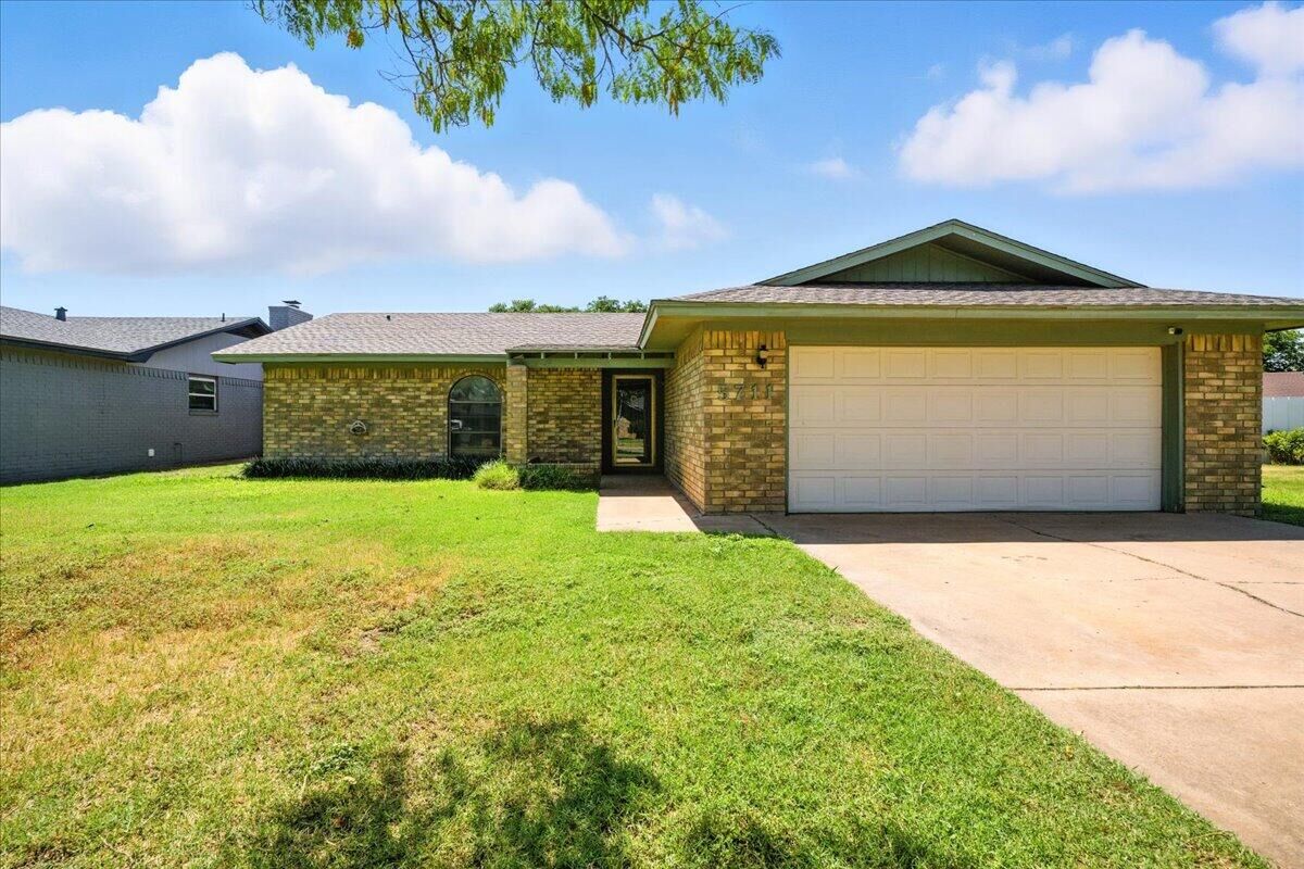 Property Photo:  5711 2nd Street  TX 79416 