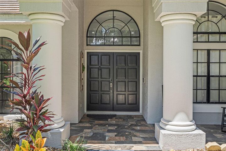 Property Photo: 4178 S Chickasaw Trail FL 32829