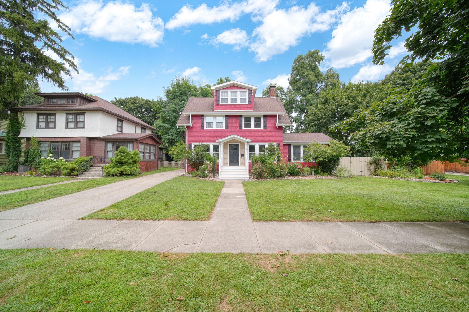 Property Photo: 734 Oakridge Drive MI 49203