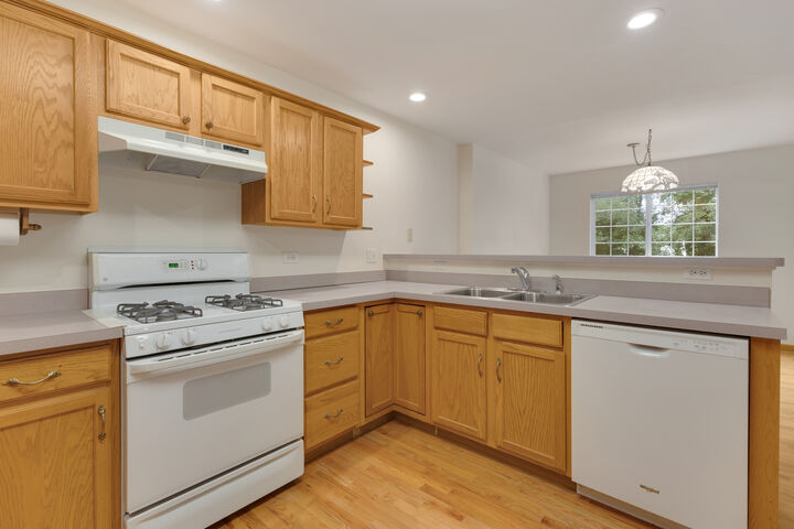Property Photo: 42 Elm Street IL 60110