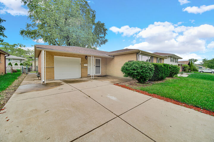 Property Photo: 4335 Mann Street IL 60452