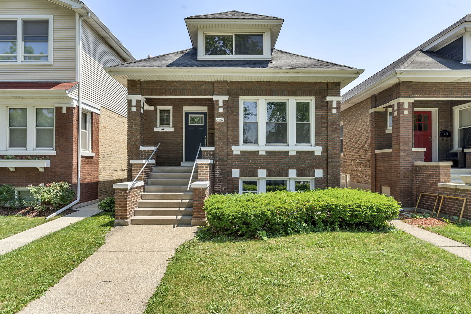 Property Photo:  