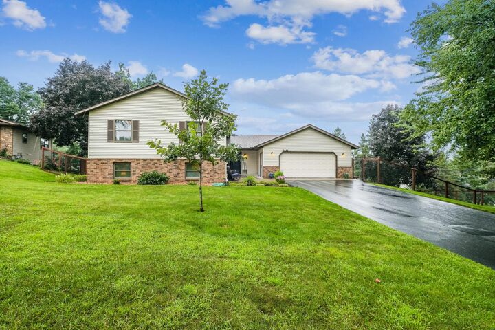 Property Photo:  7492 Upper 24th Street N  MN 55128 