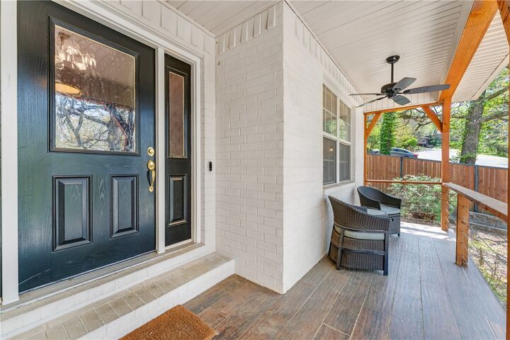 Property Photo: 1136 N Oak Drive AR 72701