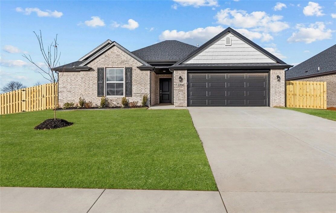 Property Photo: 1103 Harvest Avenue AR 72745