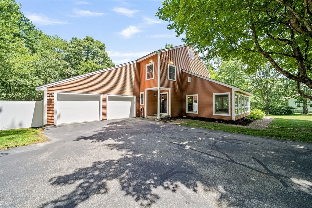 Property Photo: 7 Moulton Drive NH 03053