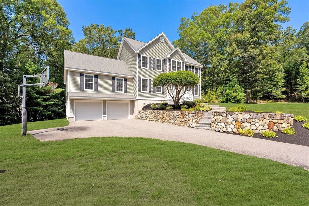 Property Photo: 122 Carlisle Rd MA 01886