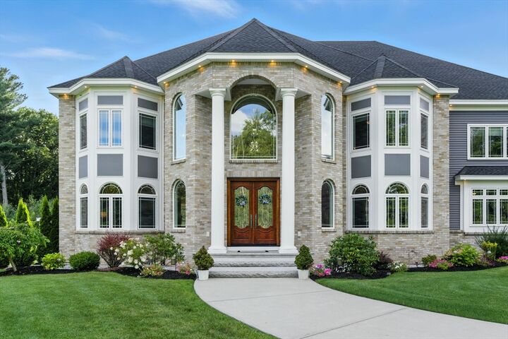 Property Photo: 11 Sophia Dr MA 01826