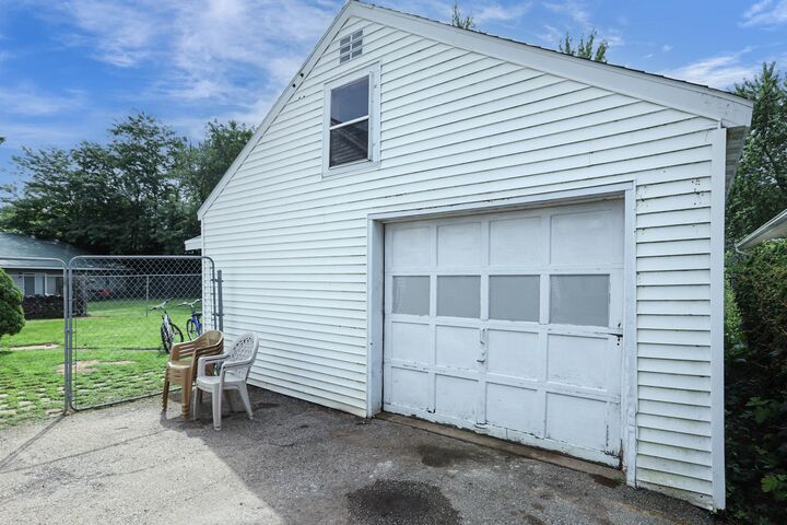 Property Photo: 921 W 9th Avenue WI 54902