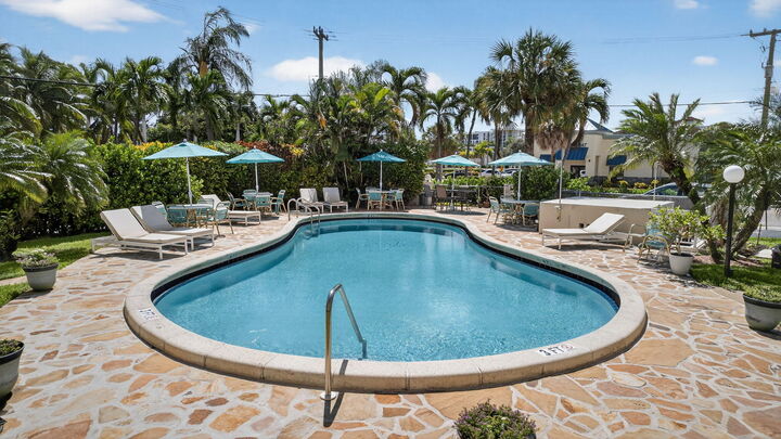 Property Photo:  1131 SE 4th Street 206  FL 33435 