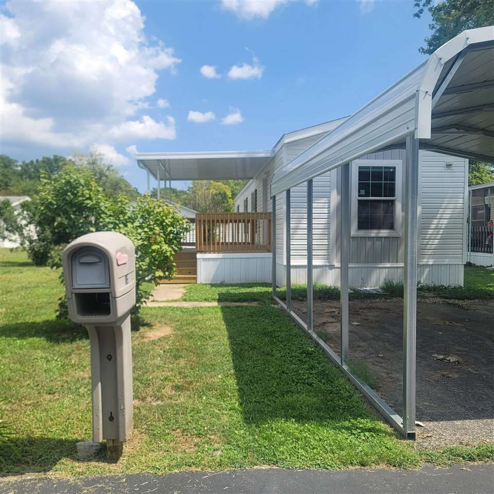 Property Photo:  13 Fairoaks Drive  IN 47374 