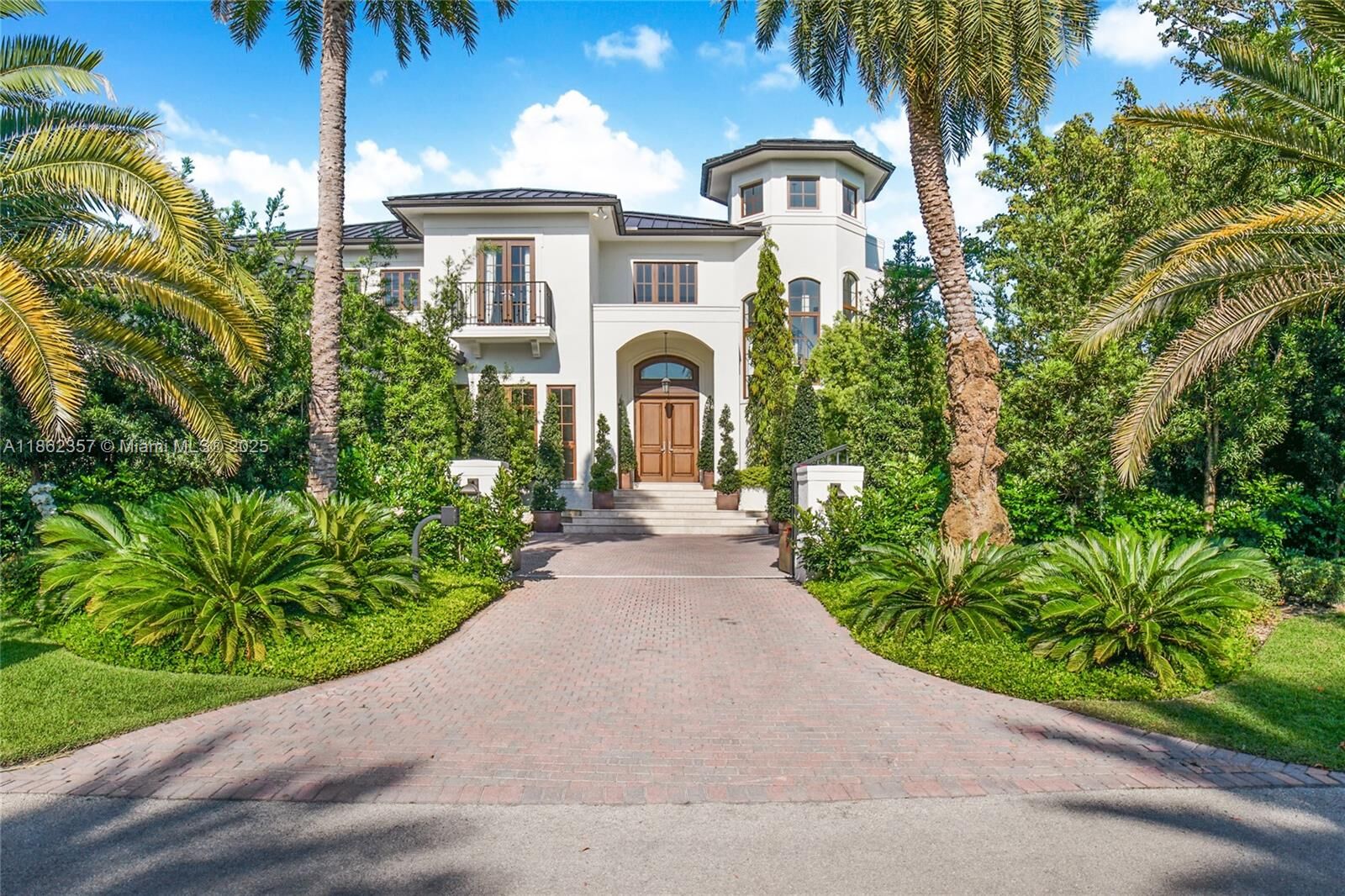 Property Photo:  365 Gulf Rd  FL 33149 