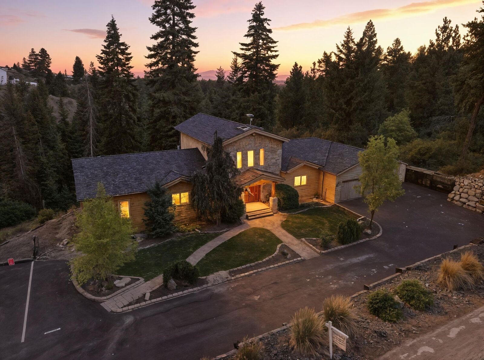 Property Photo: 10505 E Grouse Mountain Ln WA 99206
