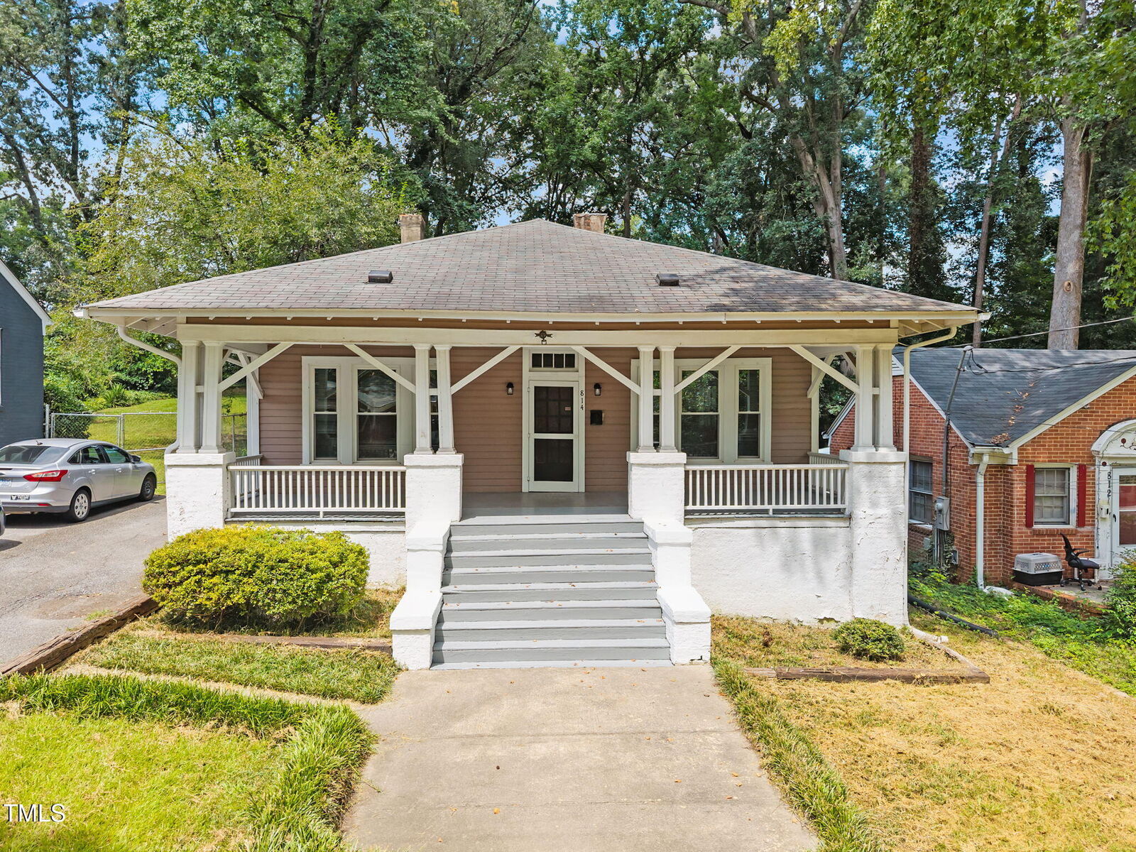 Property Photo:  814 W Markham Avenue  NC 27701 