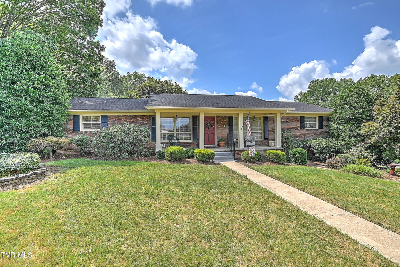 Property Photo:  400 Oakmont Drive  TN 37663 