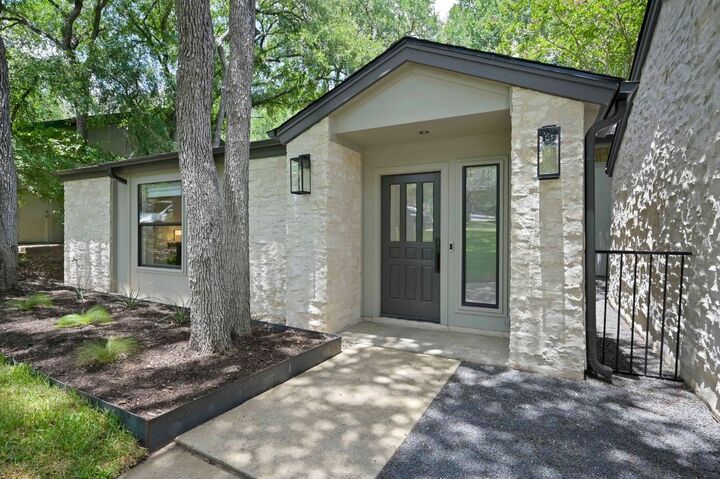Property Photo: 3212 Thousand Oaks Drive TX 78746